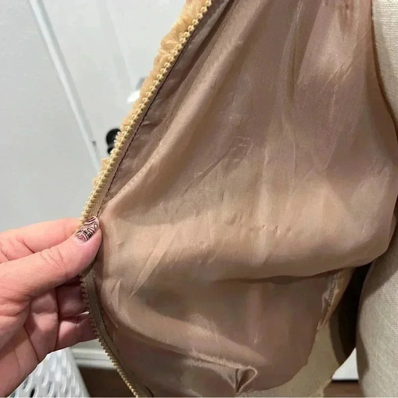 New Directions zip front faux fur tan jacket with elastic waist and cuffs - Picture 8 of 10
